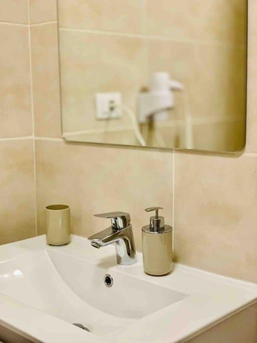 Lovely Apartment Near The Beach With Pool & Wifi กาเลตาเดฟุสเต ภายนอก รูปภาพ